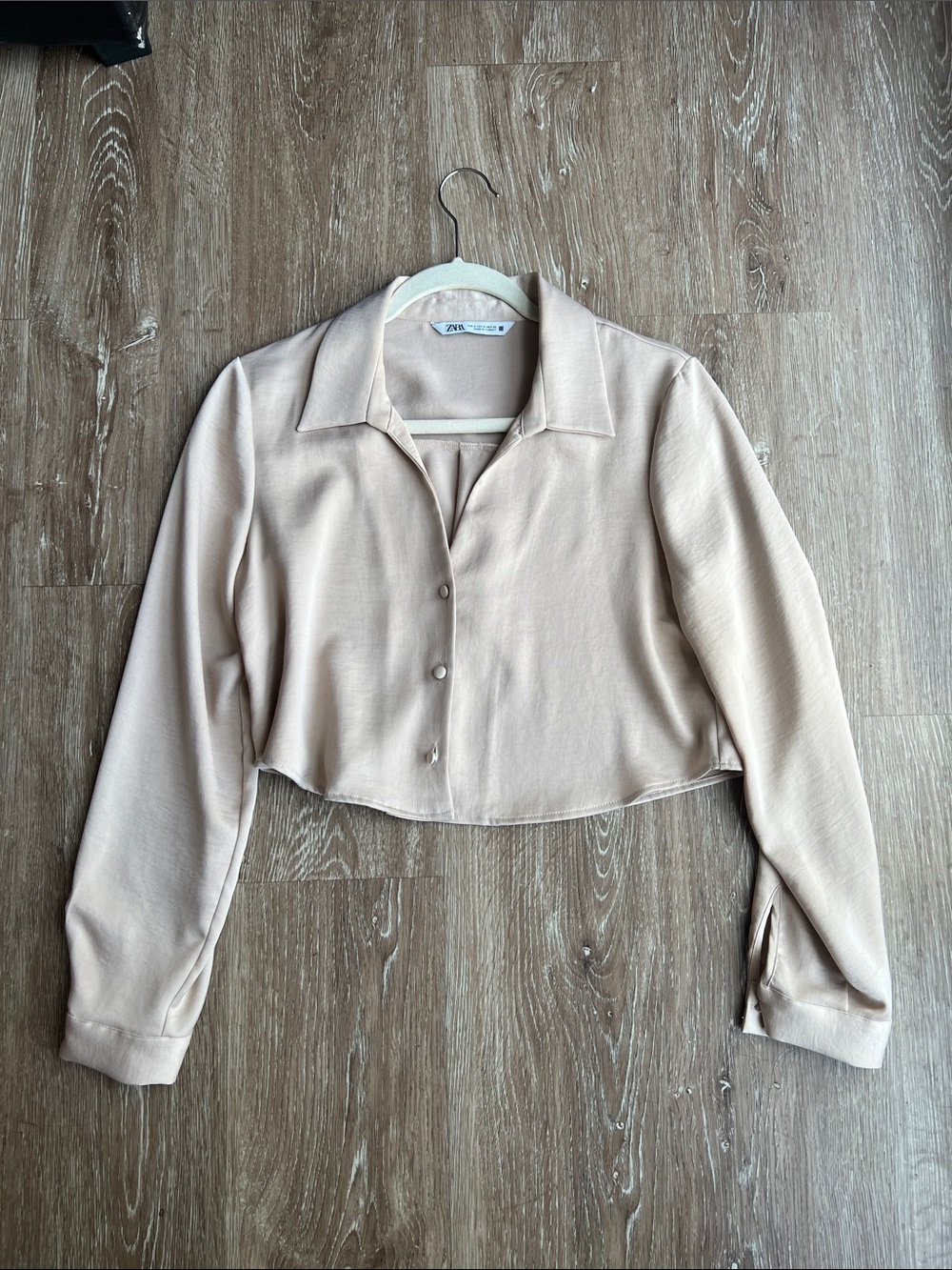 Zara Beige Cropped Button-Front Long Sleeve Top